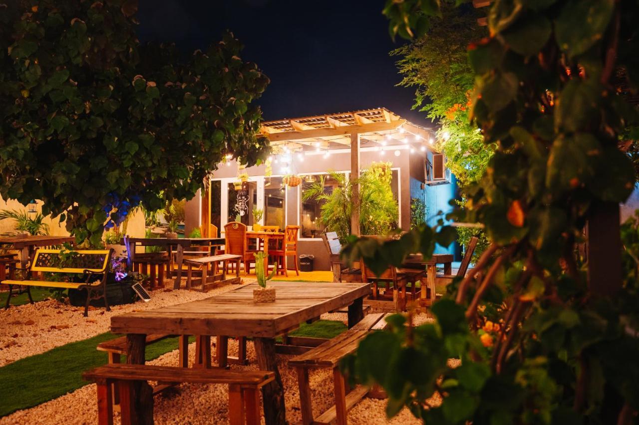 Hotel Rh Boutique Aruba Oranjestad Buitenkant foto