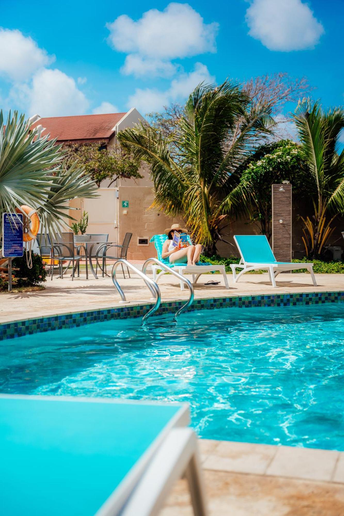 Hotel Rh Boutique Aruba Oranjestad Buitenkant foto